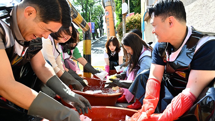 BNK부산은행, 5월 지역봉사의 날 활동 실시